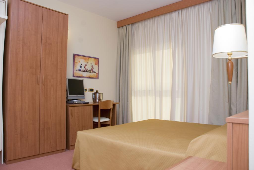 La Isla Hotel 4*