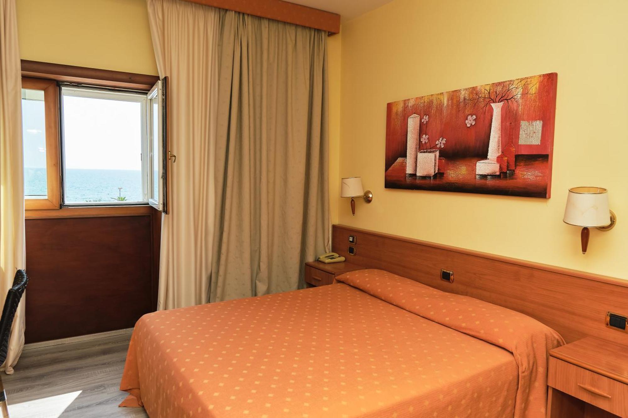 Hotel La Isla Pontecagnano